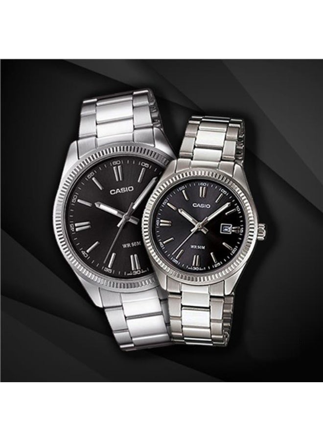 كاسيو ساعة كاسيو سوداء اللون، طقم ساعات للزوجين، موديل MTP/LTP-1302D-1A1 - Image 2